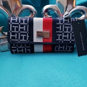 NWT Tommy Hilfiger Wallet Red Blue White